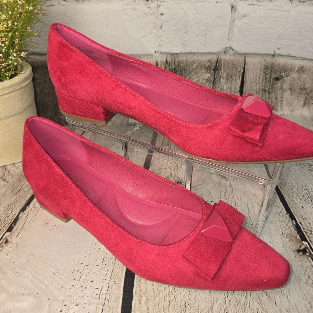 CL BY LAUNDRY HOT PINK SUEDE SLIP ON PUMP COMFORT CUSHION VIBRANT WOMENS 7.5